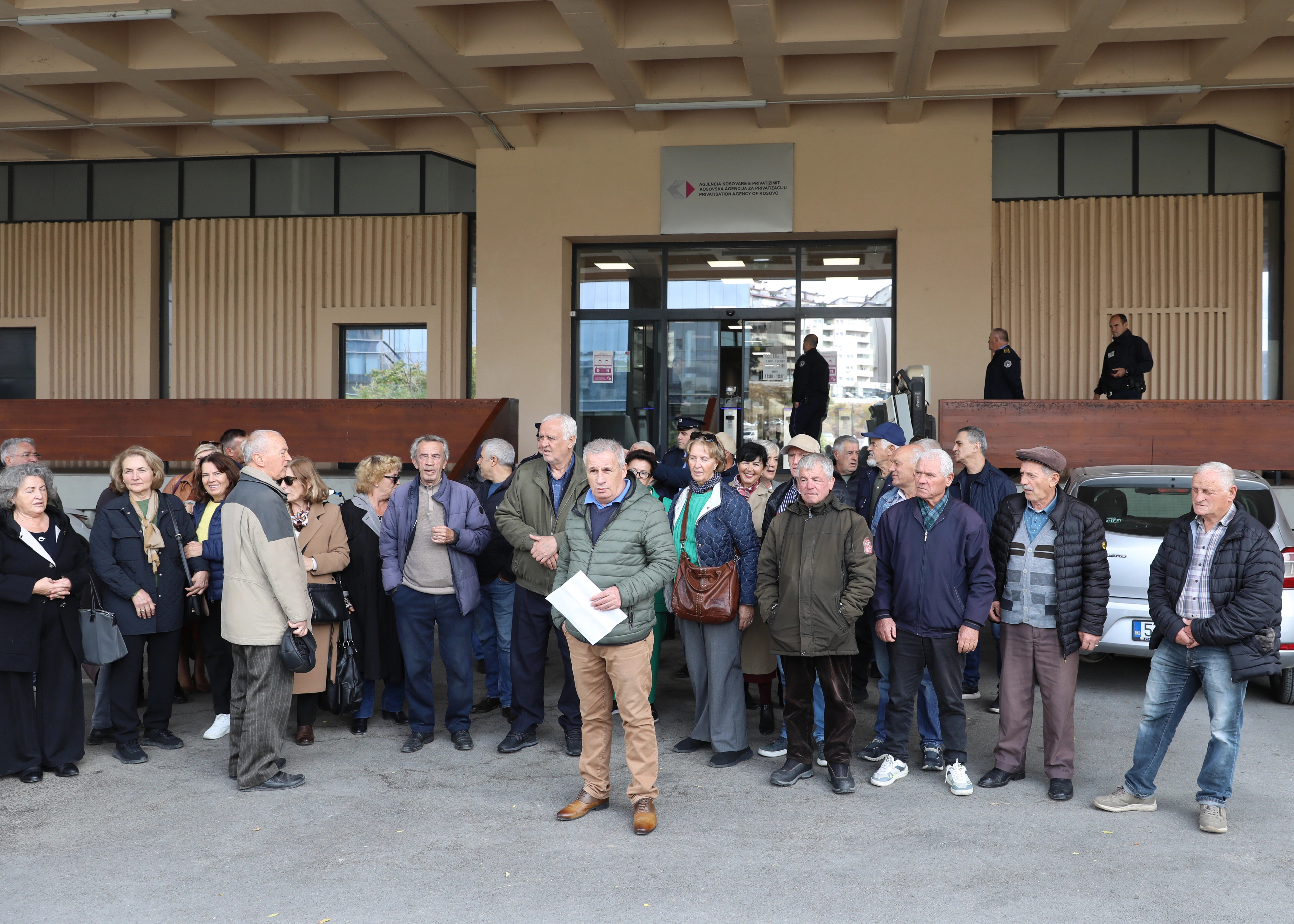 Ish-punëtorët e “Rilindjes” pyesin se ku mbetën 1.5 milionë eurot e 20 përqindëshit