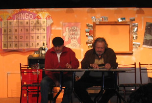 Enver Petrovci dhe Bajrush Mjaku në shfaqjen “Xhaxha Vanja”, mars 2008