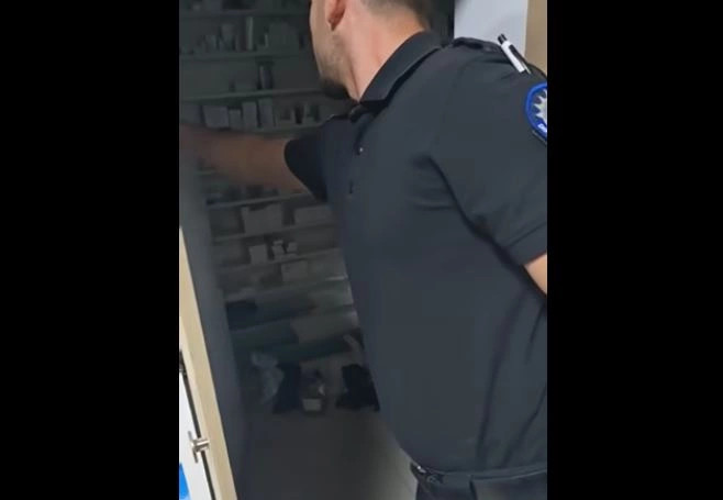 Zbulohet një bunker në një barnatore në Pejë ku mbaheshin barna të kontrabanduara