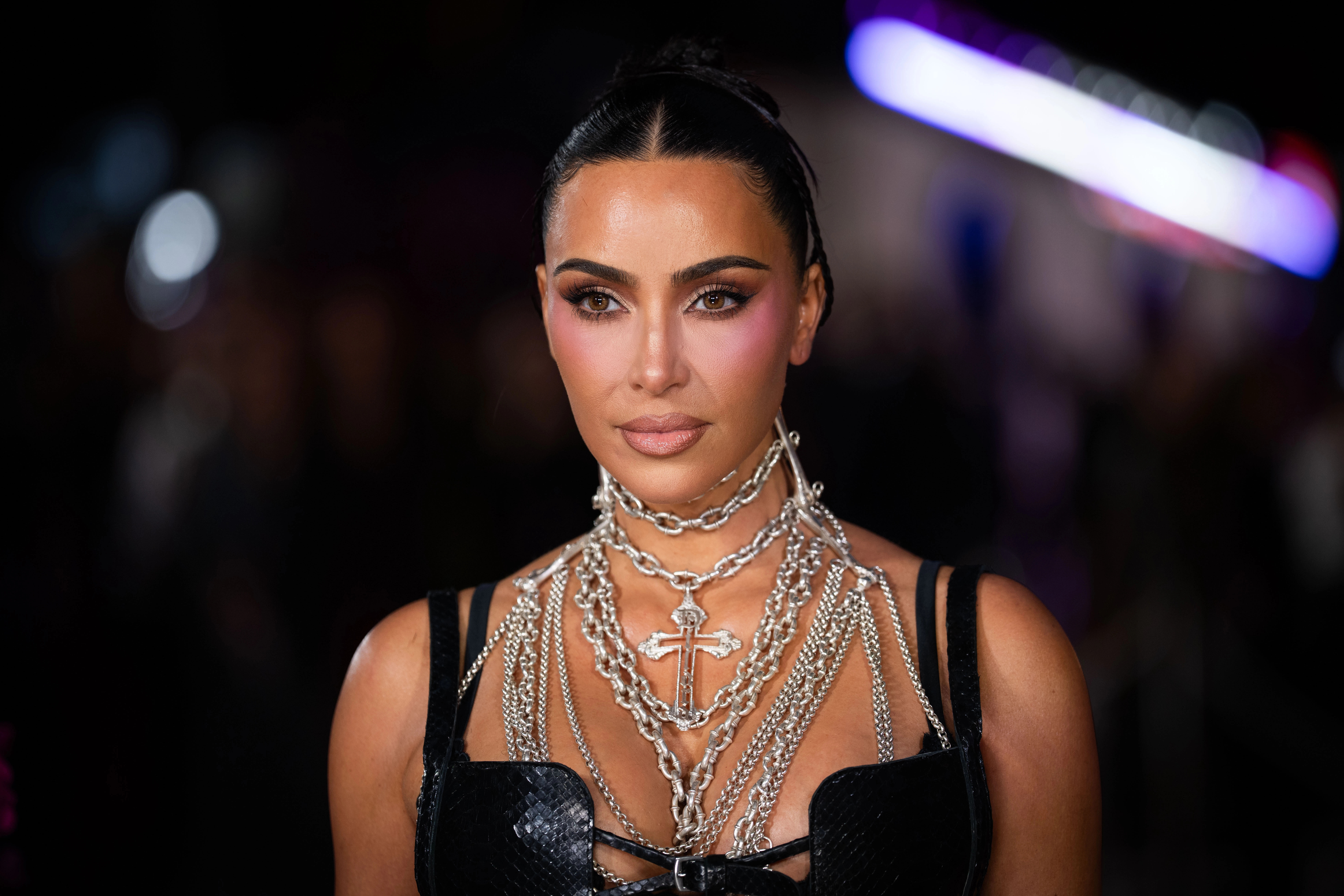 Kim Kardashian pëson aneurizëm në tru