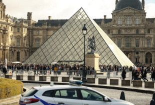 Autoritetet kanë konfirmuar arrestimin e dy të dyshuarve, por bizhuteritë me vlerë prej 88 milionë eurosh ende nuk janë kthyer