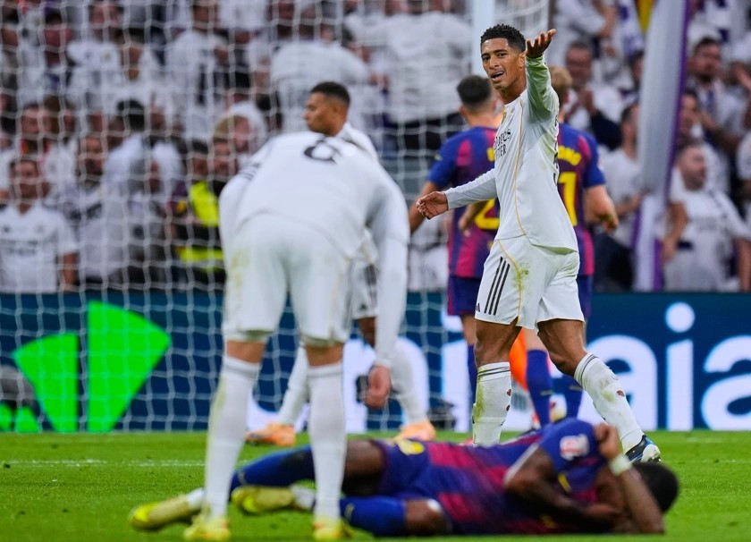 Spektakël në Madrid, “Mbretërit” në epërsi