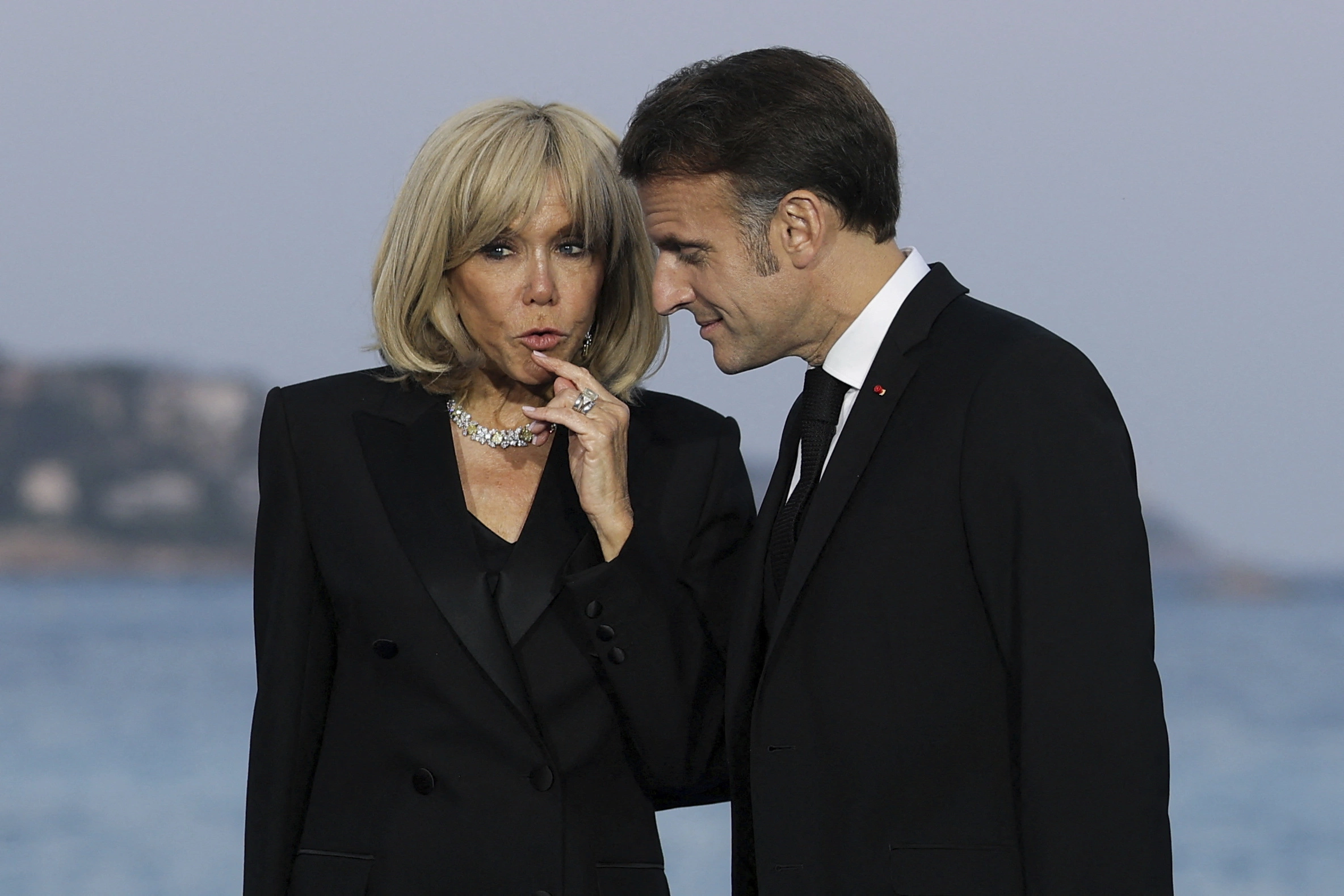 Emmanuel Macron dhe Brigitte Macron