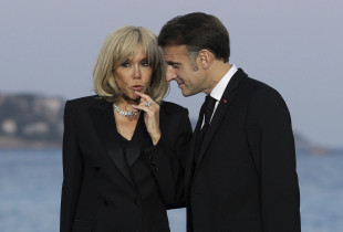 Emmanuel Macron dhe Brigitte Macron