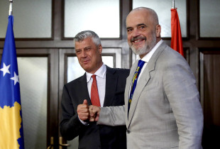 29 korrik 2020 – Pamje nga takimi Thaçi – Rama menjëherë pas shpalljes së aktakuzës nga Zyra e Prokurorit të Specializuar në Hagë ndaj Hashim Thaqit