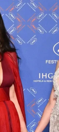 Catherine Zeta-Jones  dhe Carys Douglas