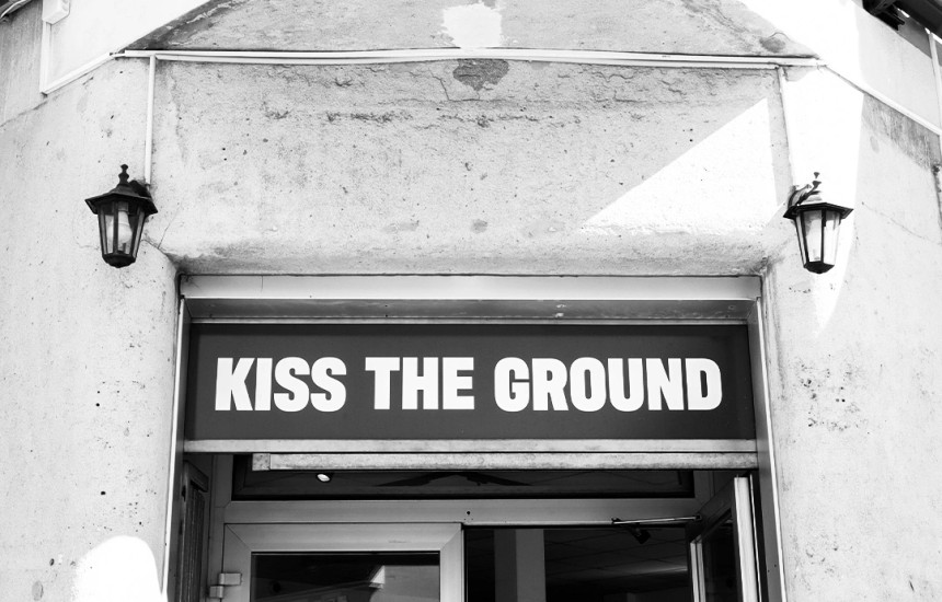 Veprat e artistit Ramë Dardania do të ekspozohen në dyqanin “Kiss the Ground”, në rrugën “Place du Marché 4” në La Chaux‑de‑Fonds të Zvicrës