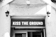 Veprat e artistit Ramë Dardania do të ekspozohen në dyqanin “Kiss the Ground”, në rrugën “Place du Marché 4” në La Chaux‑de‑Fonds të Zvicrës