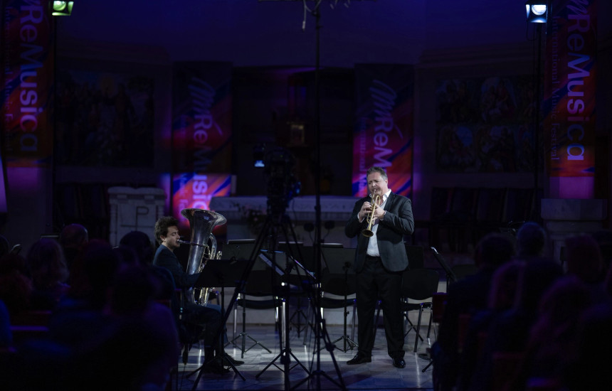 Nata e harmonisë me frymorët e Parisit e harkorët e Prishtinës