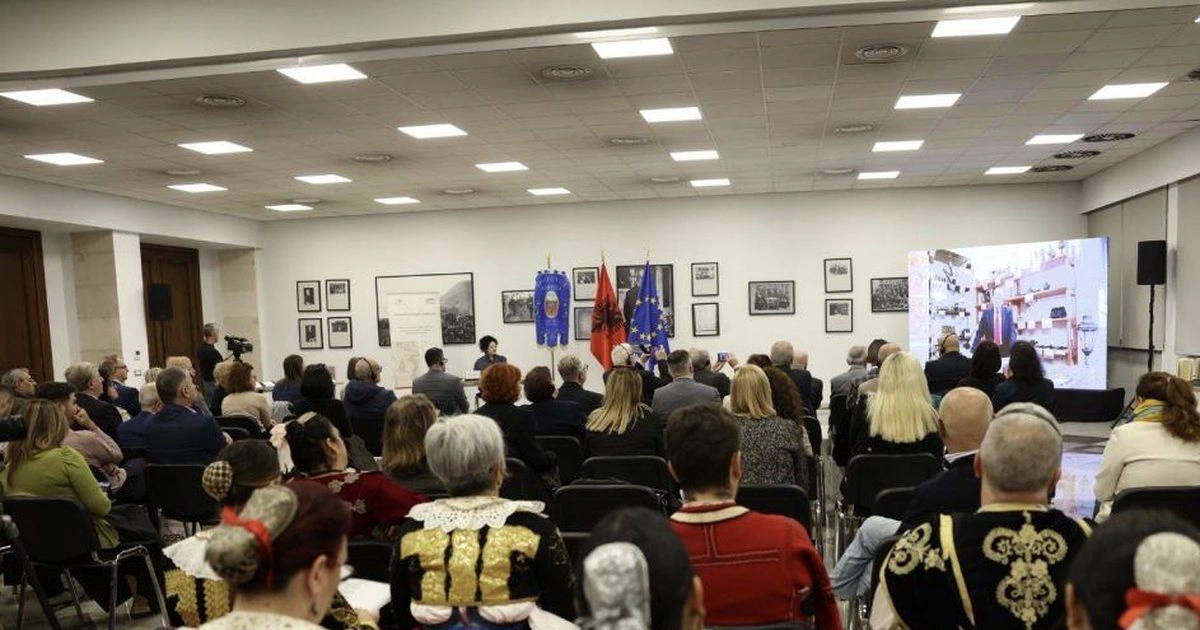 Nevoja për qartësi dhe objektivitet në trajtimin e çështjes arbëreshe, larg folklorizmave dhe aktivitete sporadike, është theksuar në Kuvendin e Tretë të Studimeve Arbëreshe në Tiranë