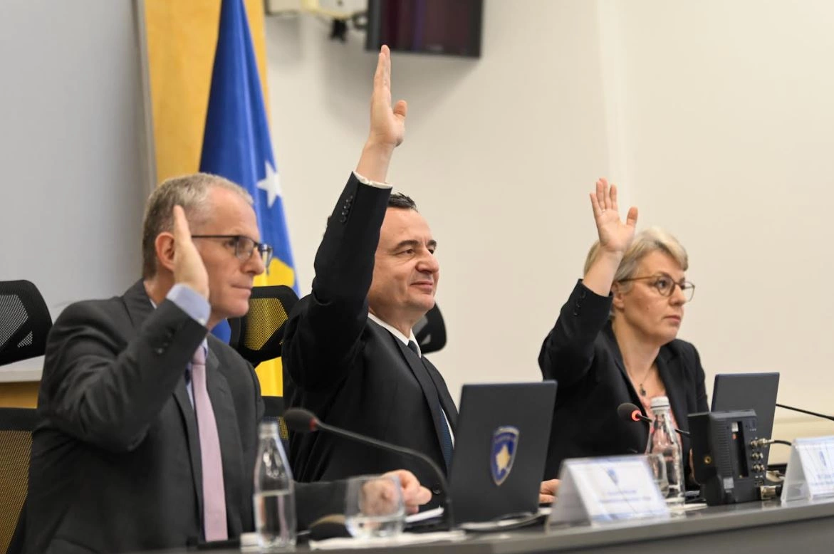 Albin Kurti - Besnik Bislimi - Donika Gervalla