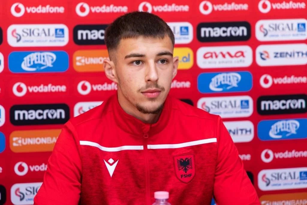 Adrian Bajrami zapustil albansko reprezentanco in bo igral za Švico