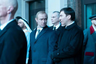 Jude Law në rolin e presidentit rus Vladimir Putin