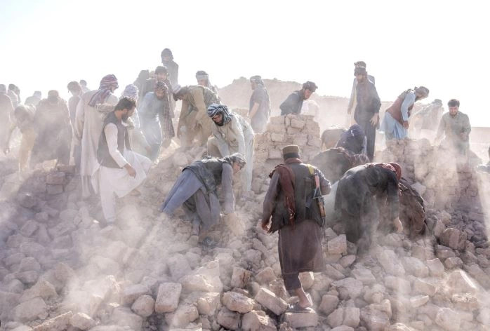 Arrin në mbi 1400 numri i të vdekurve nga tërmeti në Afganistan