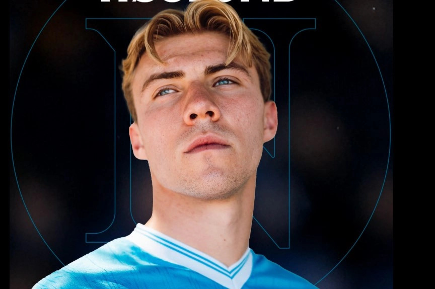 Hojlund i bashkohet Napolit