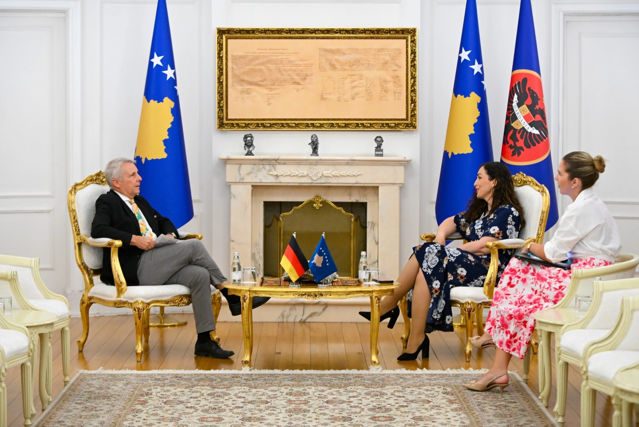 Rohde shpreh shqetësim për diskursin publik që hedh dyshime mbi vendimet gjyqësore