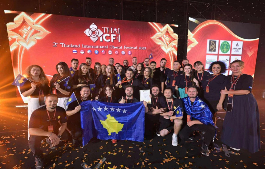 Kori i Kosovës, “Siparantum”, fitues i dyfishtë në Festivalin Ndërkombëtar të Koreve të Tajlandës (Foto: Arben Llapashtica)