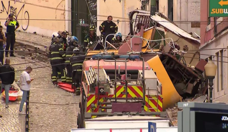 Tramvaji në Lisbonë del nga shinat, 15 të vdekur dhe dhjetëra të plagosur