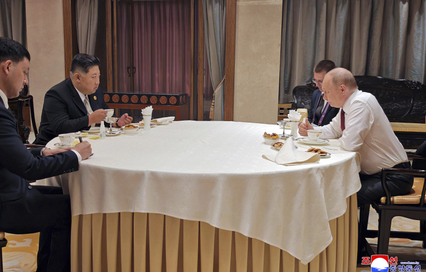 Kim Jong Un dhe Vladimir Putin