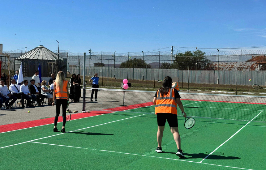 Burgu i Lipjanit bëhet me fushë tenisi