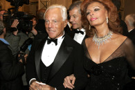 Aktorja italiane, Sophia Loren dhe Gorgio Armani, në teatrin La Scala në Milano, dhjetor 2004