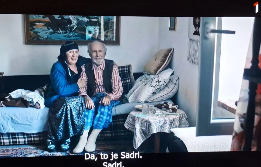 Filmi “Lejleku” i Isa Qosjes i cili u pengua të shfaqej në një festival në Podgoricë, të premten mbrëma është shfaqur në kanalin e parë të Radio Televizionit të Malit të Zi