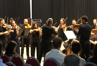 Turneu “Turning Point” i “No Borders Orchestra”