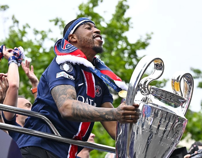 Kimpembe largohet nga Parisi pas 20 vjetëve