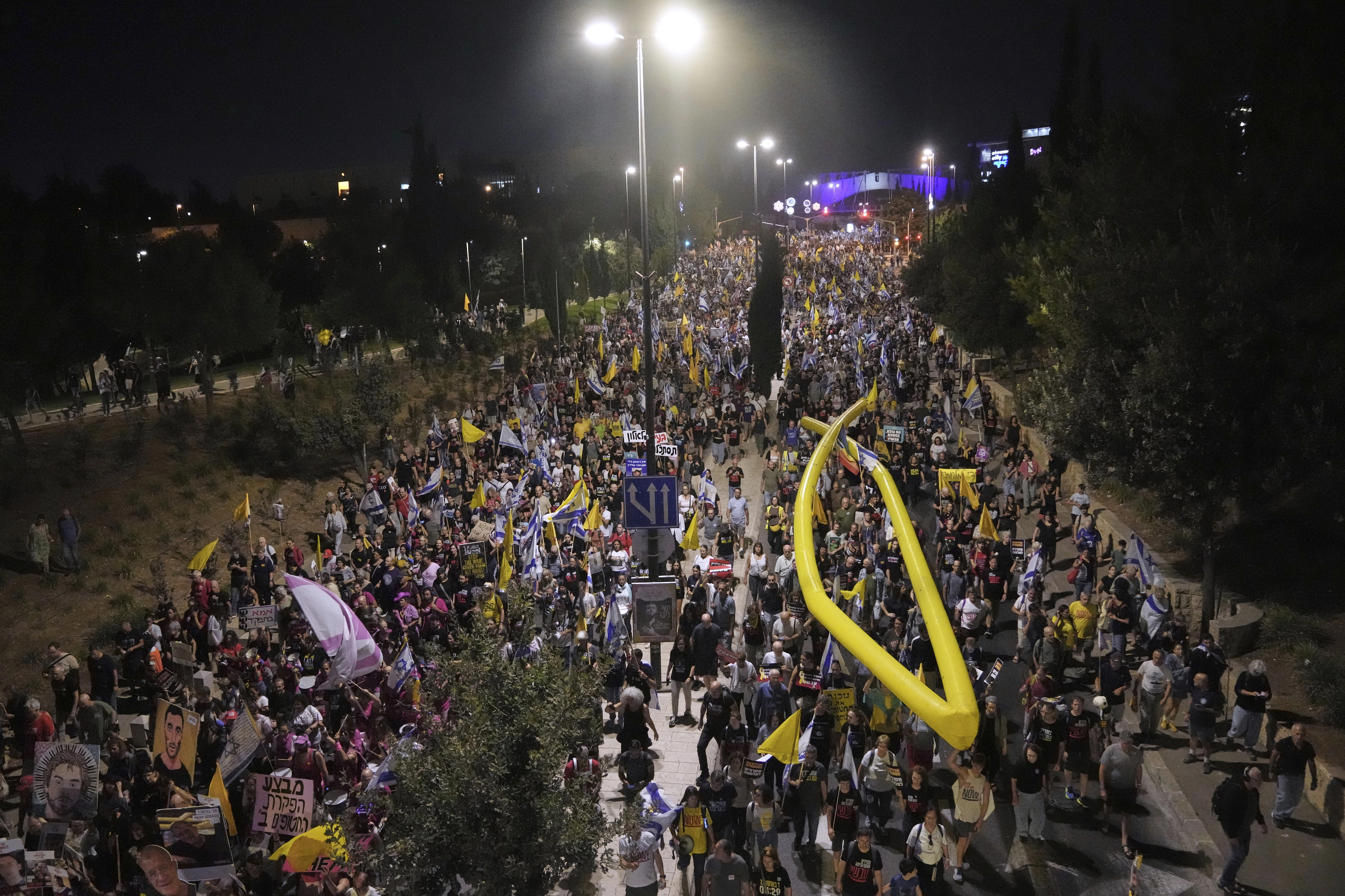 Vazhdojnë protestat në Izrael, Netanyahut i bëhet thirrje të bëjë marrëveshje për lirim të pengjeve