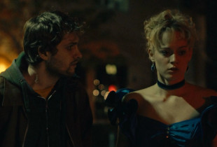 “Ngryk” me zellin për të shpërfaqur anën e errët të një realiteti shoqëror dhe atë fantazinë ku njeriu kërkon liri të egër sikurse e kanë kafshët e vesh filmin me një lloj mjegulle