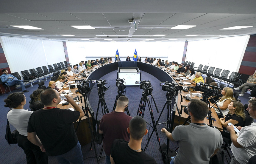 Albin Kurti - tryeza