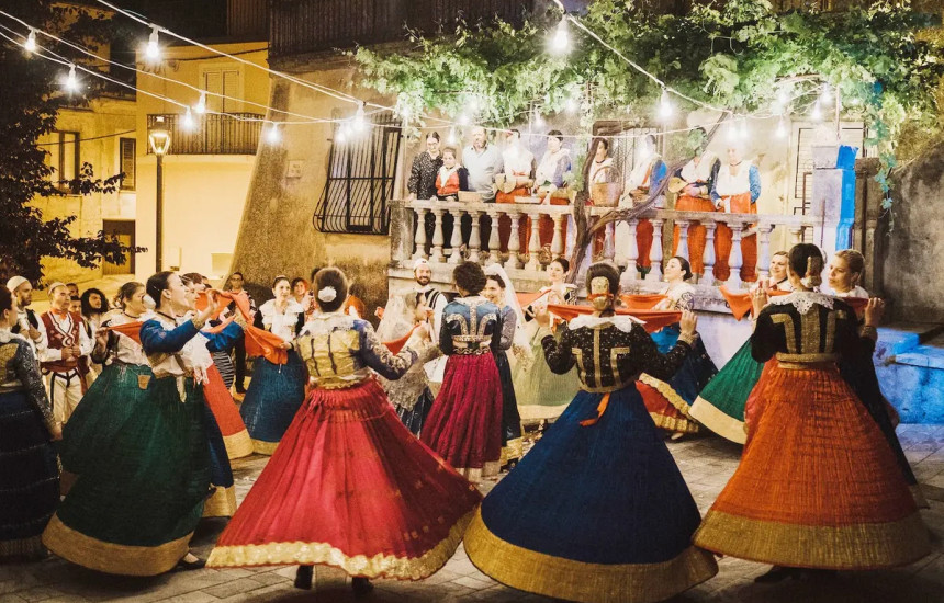 Programimi në RAI do të fillojë në mesin e shtatorit dhe do të zgjasë 13 muaj, duke synuar të përmirësojë trashëgiminë kulturore arbëreshe