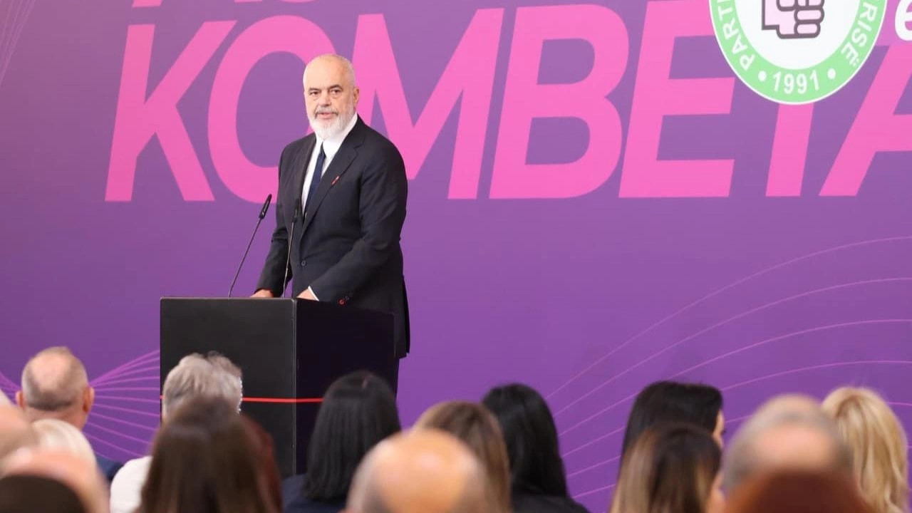 Shqipëria emëron ministren e parë në botë të krijuar nga inteligjenca artificiale