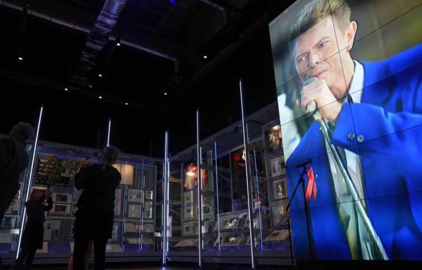Ekspozita “David Bowie Centre” në “V&A East” hapet për publikun e gjerë prej sot (e shtunë)
