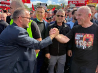 Petrit Hajdari - protesta në Hagë