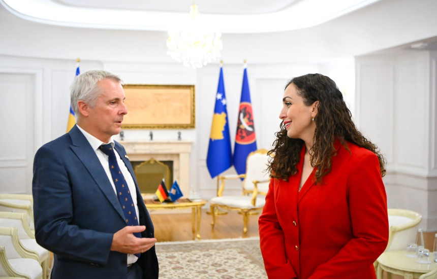 Vjosa Osmani - Jorn Rohde