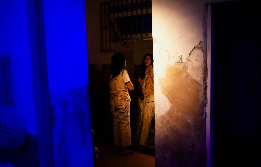 “Zërin nuk ma merrni dot!” është fjalia e vetme të cilën e përsërit secilën herë në qelinë ku është vendosur (Foto: Kushtrim Haxha)