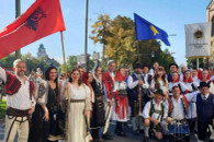 Veshjet tradicionale shqiptare parakalojnë për herë të parë në “Oktoberfest”