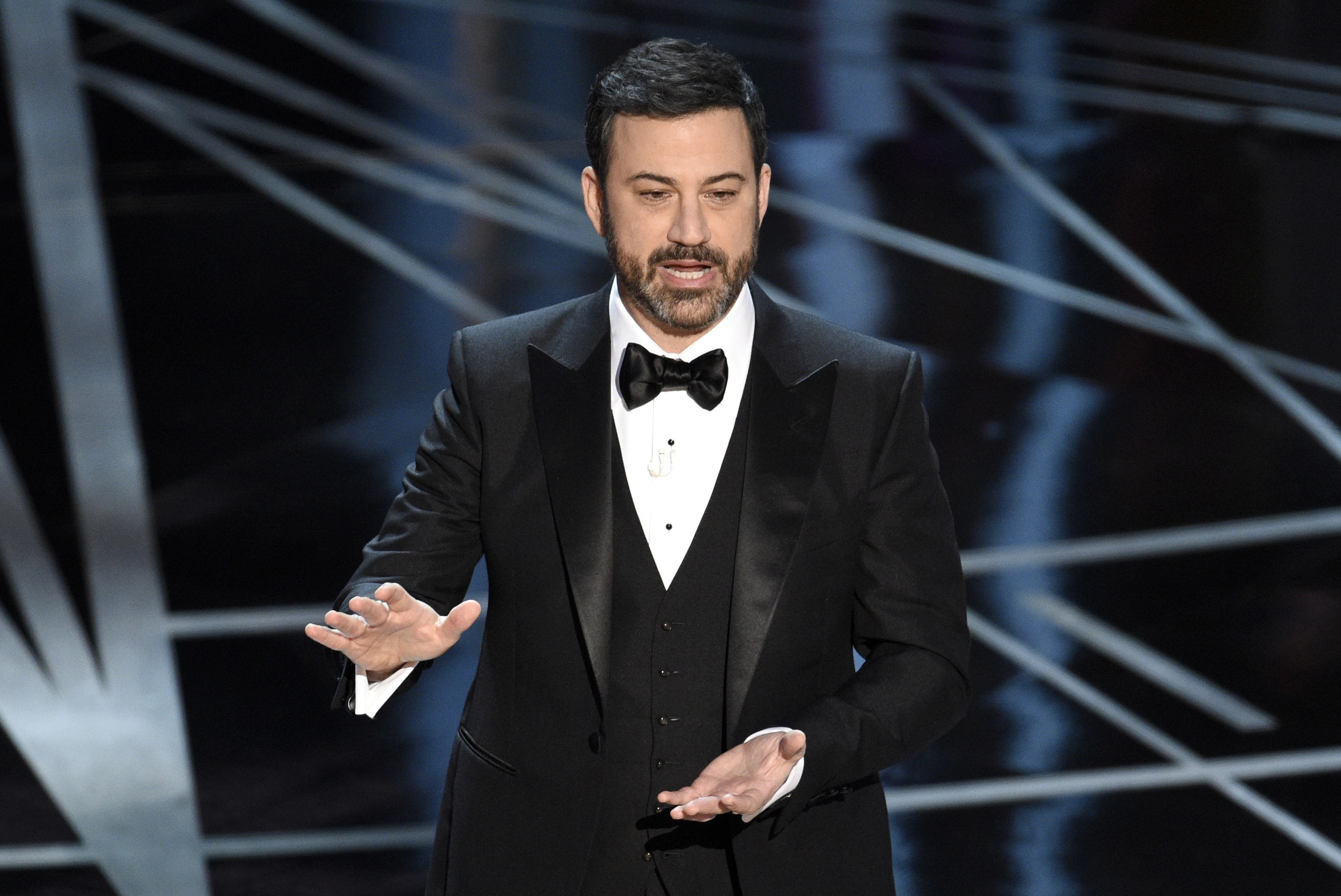 ABC-ja rikthen emisionin e Jimmy Kimmel