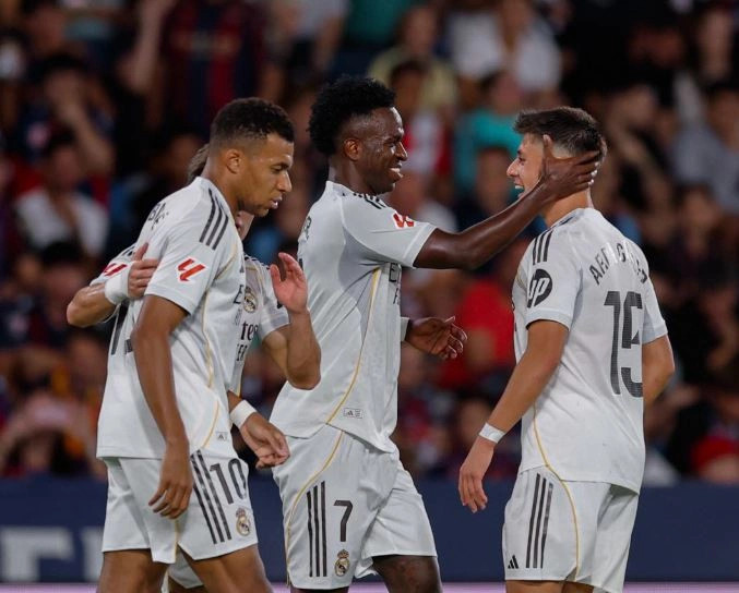 Goli i Bellinghamit vendos top-ndeshjen në “Bernabeu”