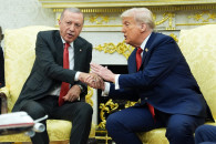 Trumpi i bën thirrje Erdoganit