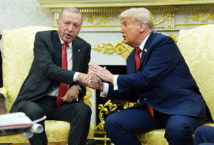 Trumpi i bën thirrje Erdoganit