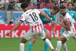 Fisnik Asllani