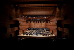 Filharmonia e Kosovës kulmon në vendlindjen e Nënë Terezës me veprën mjeshtërore për humanisten