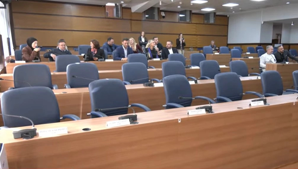 Zvogëlimi i numrit të asamblistëve  Jakupi thotë se MAPL keqinterpretoi ligjin kur mori vendimin