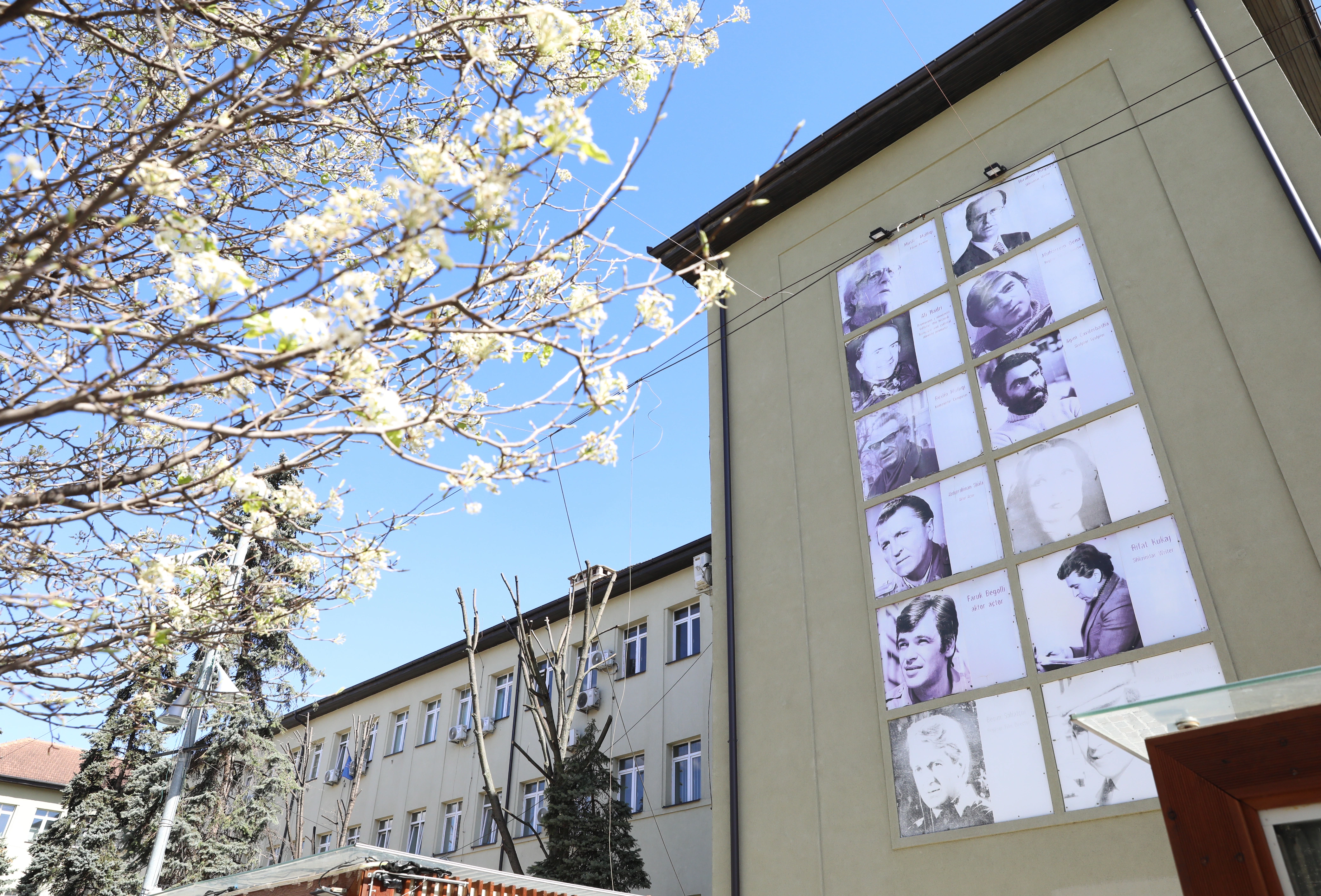 S’ka çmime artistike në nderim personalitetesh, Ministria i heq emrat