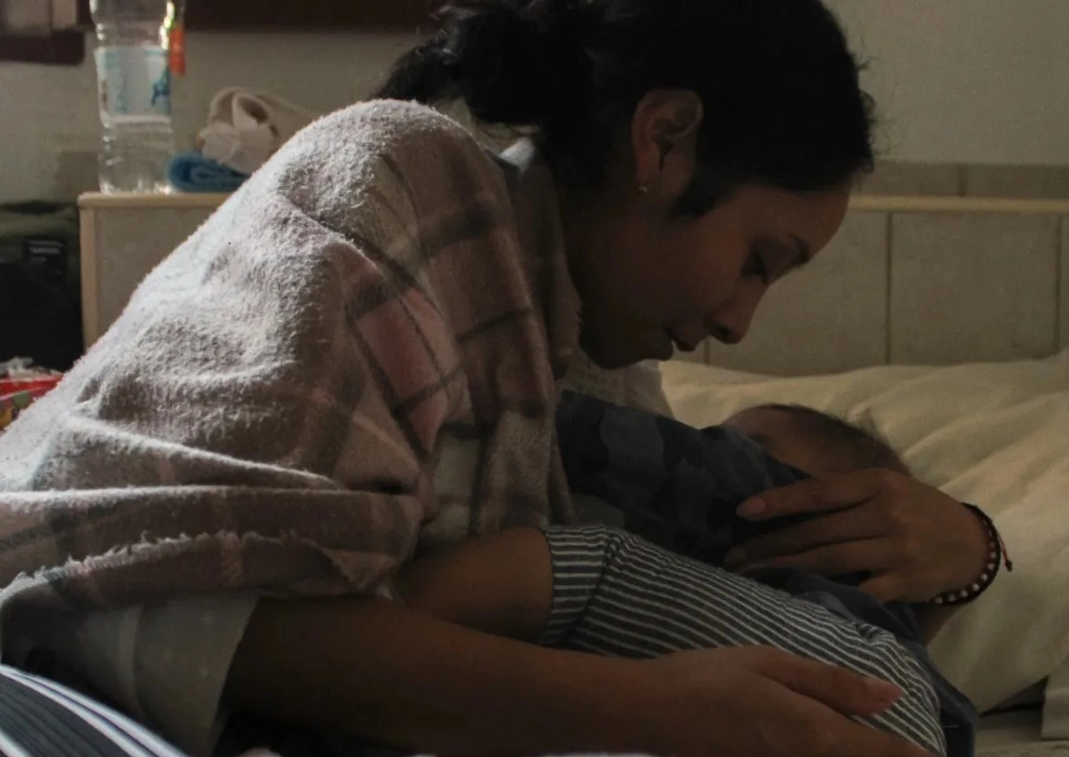 “Shikimi që zbehet çdo ditë”: Përballja e një nëne me kancerin e djalit 8-muajsh