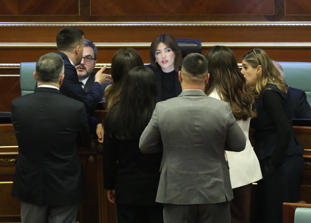 Deputetët s bëhen bashkë as për rezolutën në mbrojtje të dinjitetit të viktimave të luftës