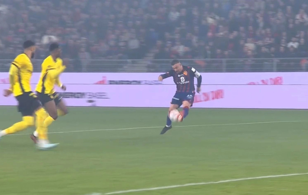 Supergol i Shaqirit në barazimin e Baselit