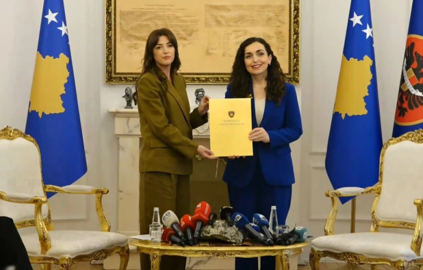 Vjosa Osmani - Albulena Haxhiu